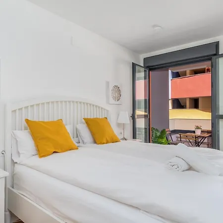 아파트 Couples Getaway In By Costarentals - Ref 155 *